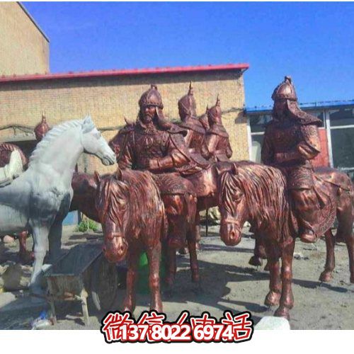 巨型騎士馬銅雕塑，點(diǎn)綴景區(qū)廣場(chǎng)