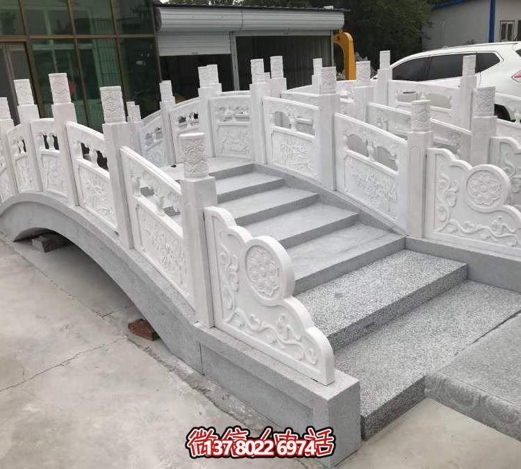美麗的漢白玉石拱橋，伴您一路暢游！