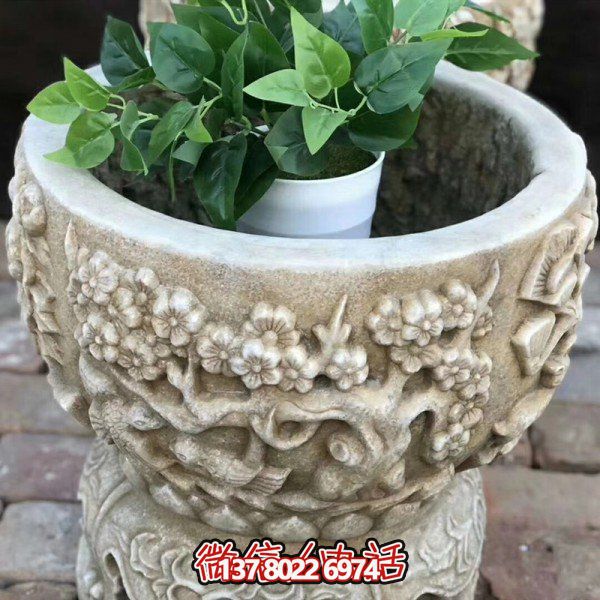 精美藝術(shù)石雕花盆，讓繁復(fù)多彩的花紋與浮雕結(jié)合，打造出精美的大理石雕塑
