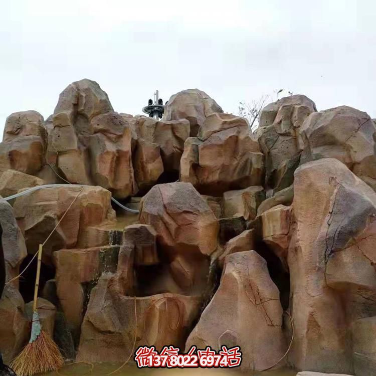 精致假山水泥裝飾游樂園，為小區(qū)提供無盡樂趣