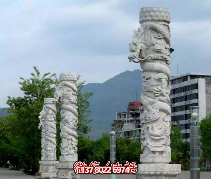 集大理石、石雕、龍柱于一體的大理景觀廣場(chǎng)