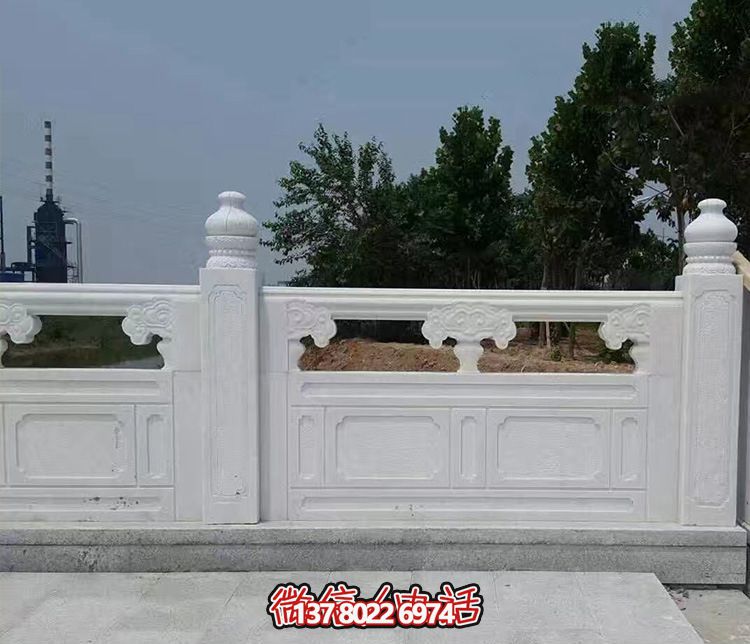 漢白玉鏤空石橋欄桿雕塑，為景區(qū)增添精彩