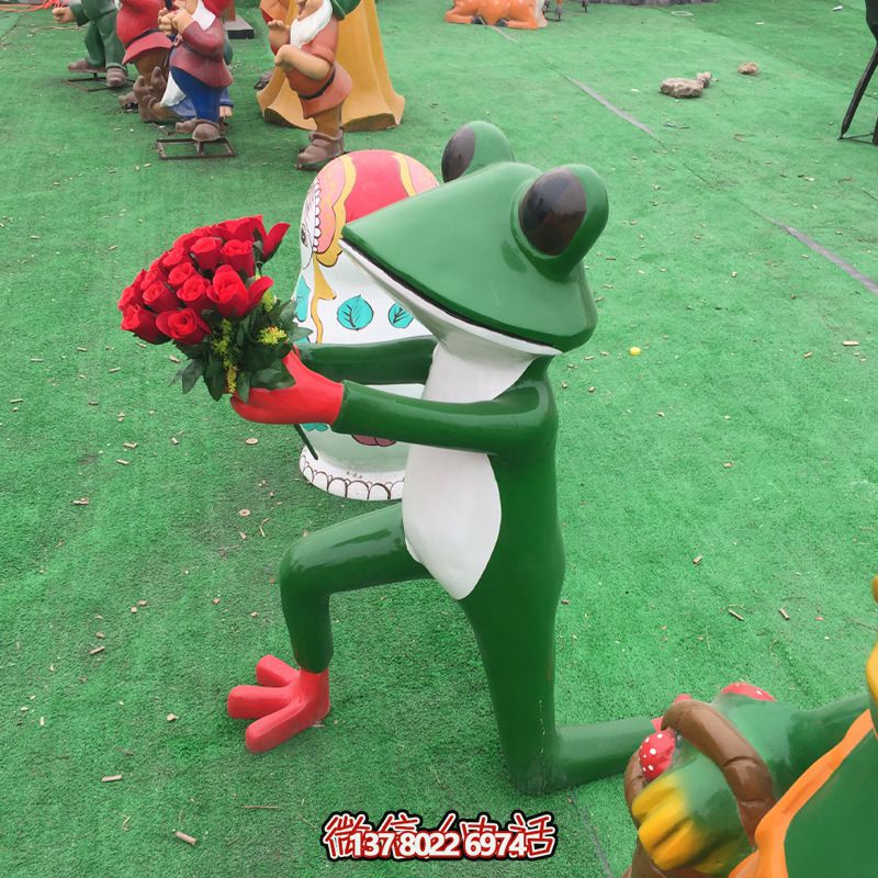 玻璃鋼雕塑，玫瑰青蛙拿玻璃公園裝飾