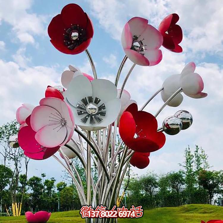 不銹鋼彩繪大型花朵雕塑，為景區(qū)廣場增添色彩