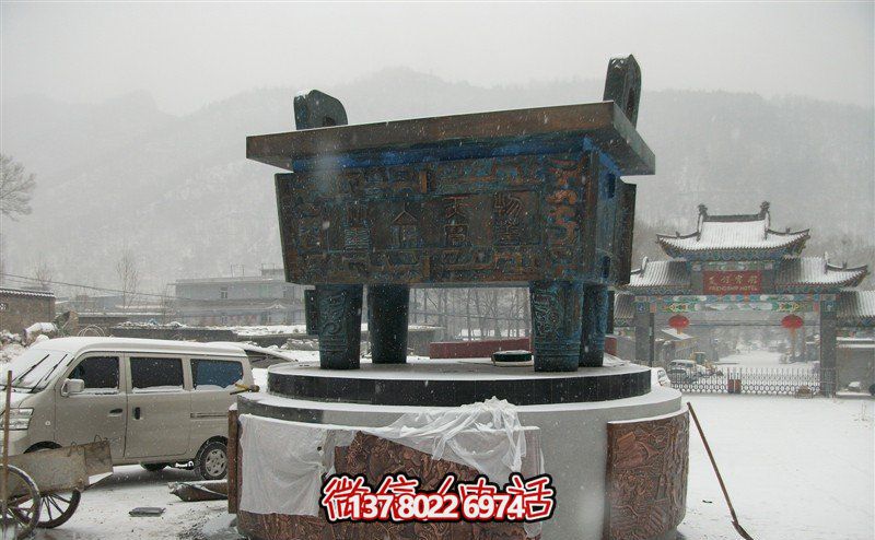 大型仿古青銅雕塑，營造獨特的戶外景觀