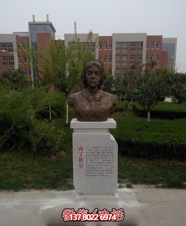 南丁格爾玻璃鋼雕塑——讓校園更著名的護(hù)理人物 南丁格爾玻璃鋼雕塑——讓校園更著名的護(hù)理人物