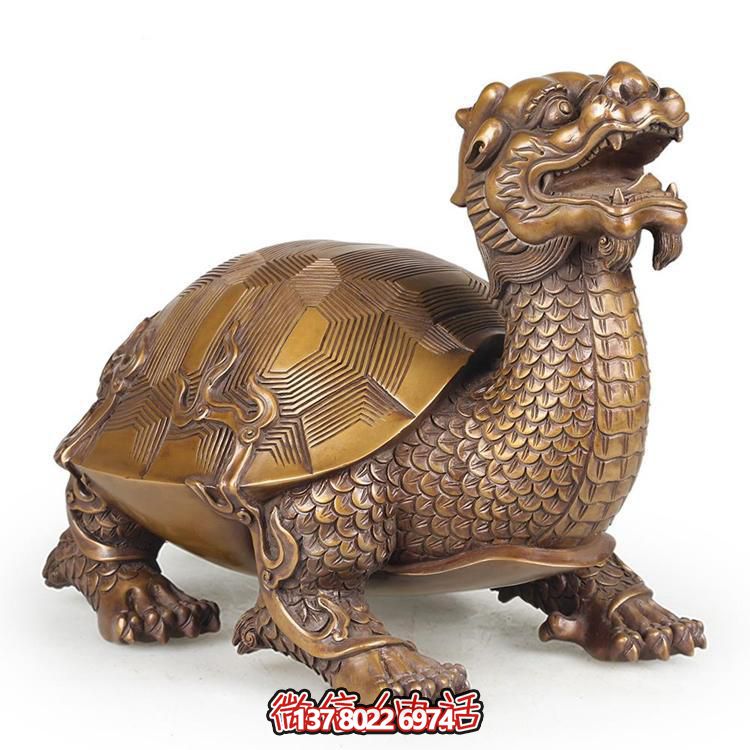 巨型銅雕龍龜?shù)袼?，拙樸寺廟裝點(diǎn)