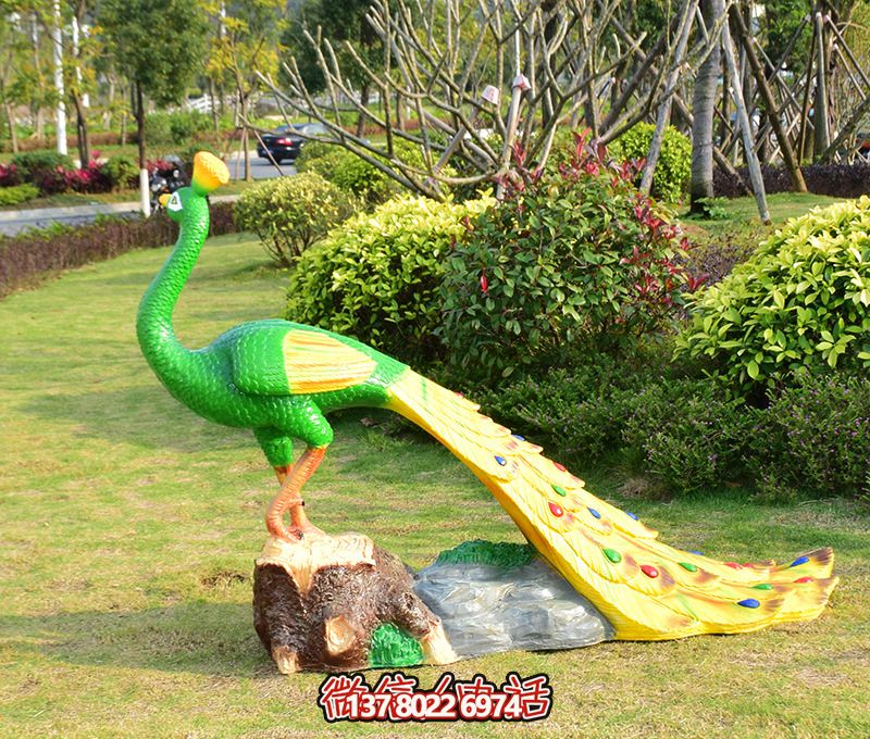 玻璃鋼彩繪孔雀雕塑——給公園里散步的人帶來優(yōu)雅藝術(shù)氛圍 玻璃鋼彩繪孔雀雕塑——給公園里散步的人帶來優(yōu)雅藝術(shù)氛圍
