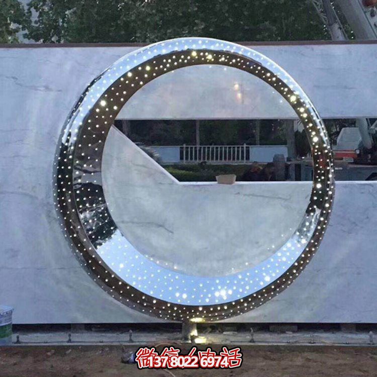 不銹鋼海豚景觀雕塑，提升酒店會(huì)所的抽象圓環(huán)氛圍