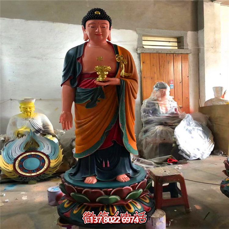 玻璃鋼彩繪神佛三圣雕塑，為景區(qū)大型景觀裝飾品