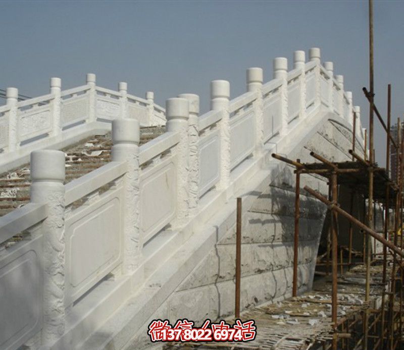 漢白玉欄桿，提升城市廣場拱橋風(fēng)采