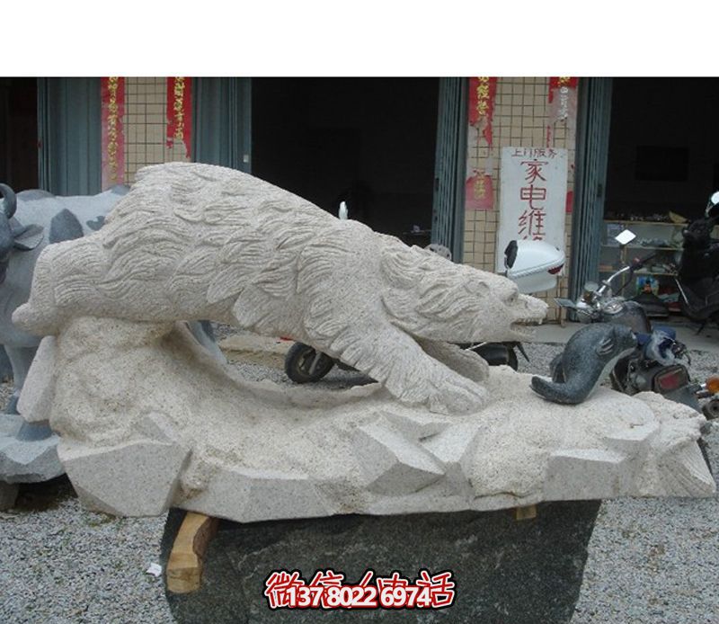 北極熊玻璃鋼雕塑，讓街道邊擺放創(chuàng)意爬行玻璃