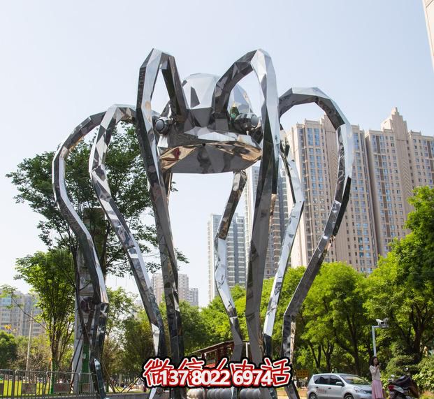 不銹鋼長腿螃蟹雕塑，為公園增添創(chuàng)意裝飾