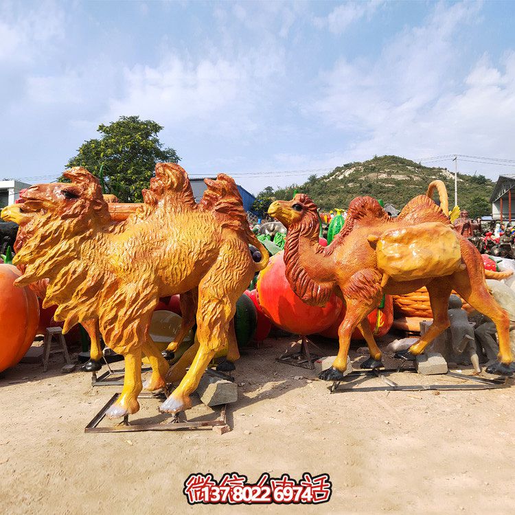 玻璃鋼駱駝雕塑，高端噴漆裝飾公園街道