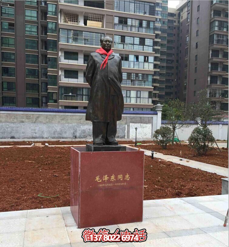 偉大領(lǐng)袖毛澤東仿銅雕塑，裝點小區(qū)玻璃鋼玻璃