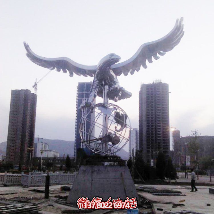 不銹鋼老鷹雕塑，點綴戶外園林景觀