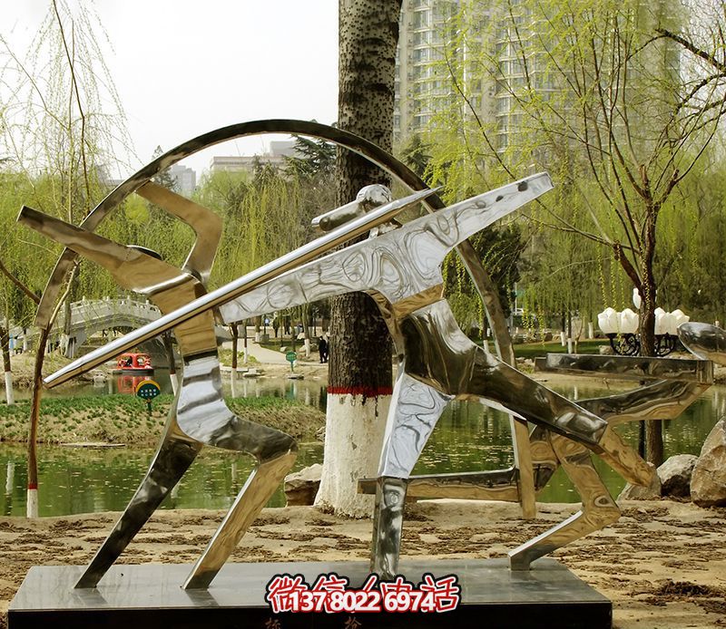 不銹鋼鏡面標(biāo)槍雕塑——精致、創(chuàng)意、華美