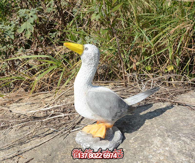 公園湖邊創(chuàng)意個(gè)性玻璃鋼仿真動(dòng)物鴿子雕塑