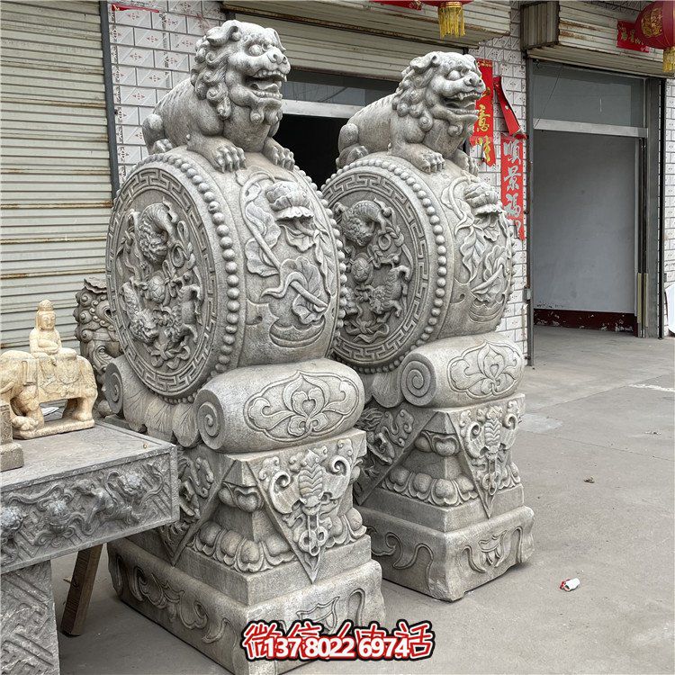 大個(gè)的石雕門(mén)墩抱鼓石，漢白玉仿古門(mén)墩