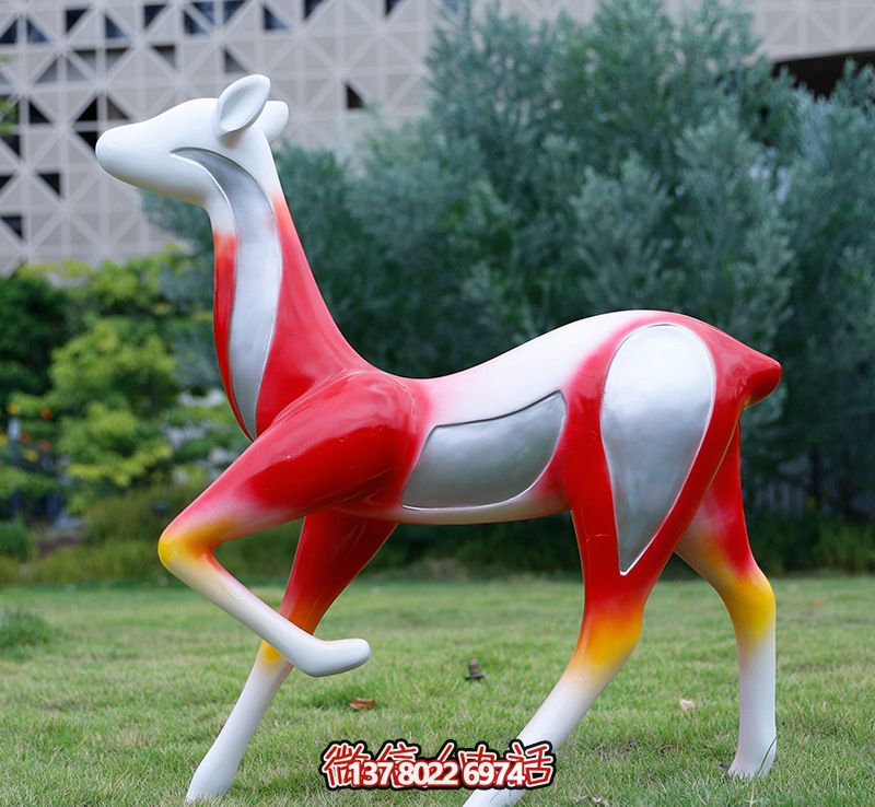 戶外園林景觀裝飾品玻璃彩繪行走的梅花鹿雕塑 戶外園林景觀裝飾品玻璃彩繪行走的梅花鹿雕塑